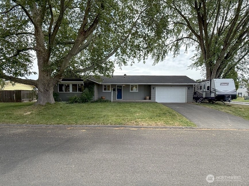 22 NE Tremont Dr College Place WA 99324