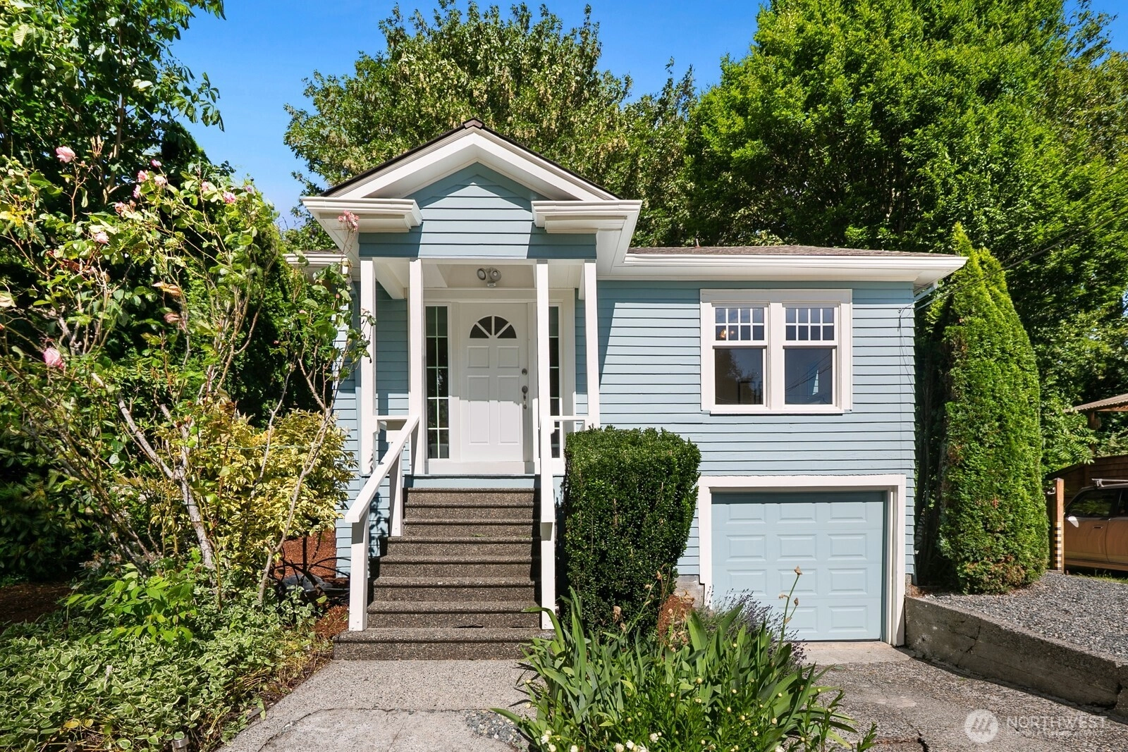 7032 15th Ave NE Seattle WA 98115