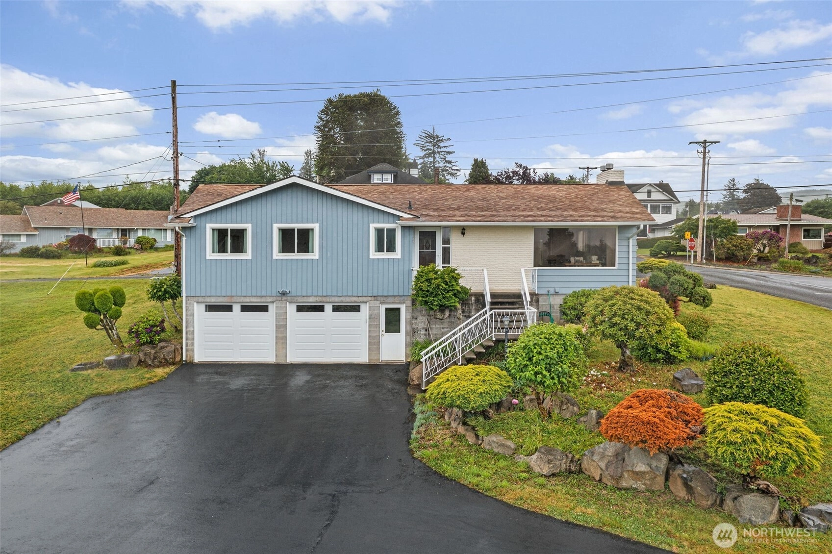 209 Harrison St Raymond WA 98577