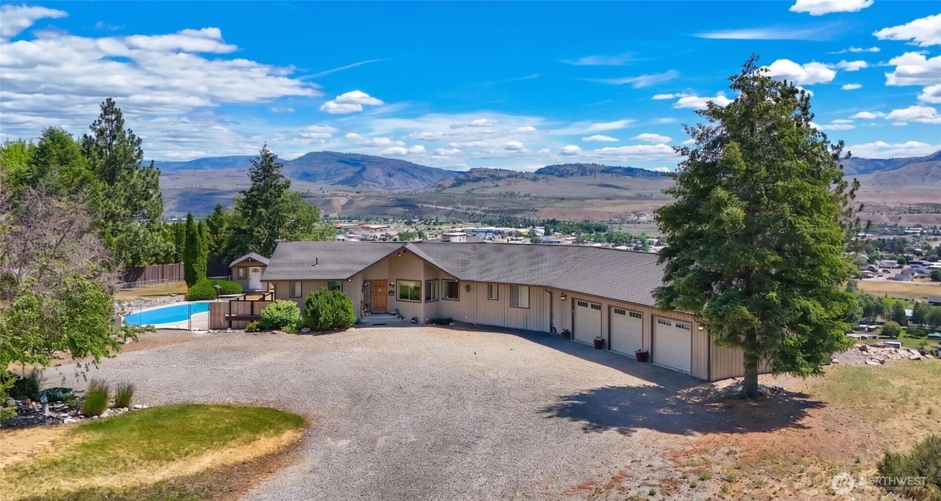 32 Valley View Rd Rd Omak WA 98841