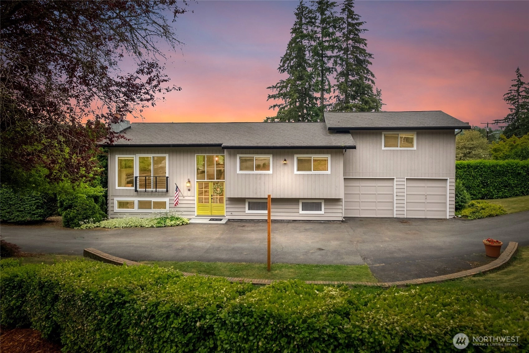304 128th Ave SE Bellevue WA 98005