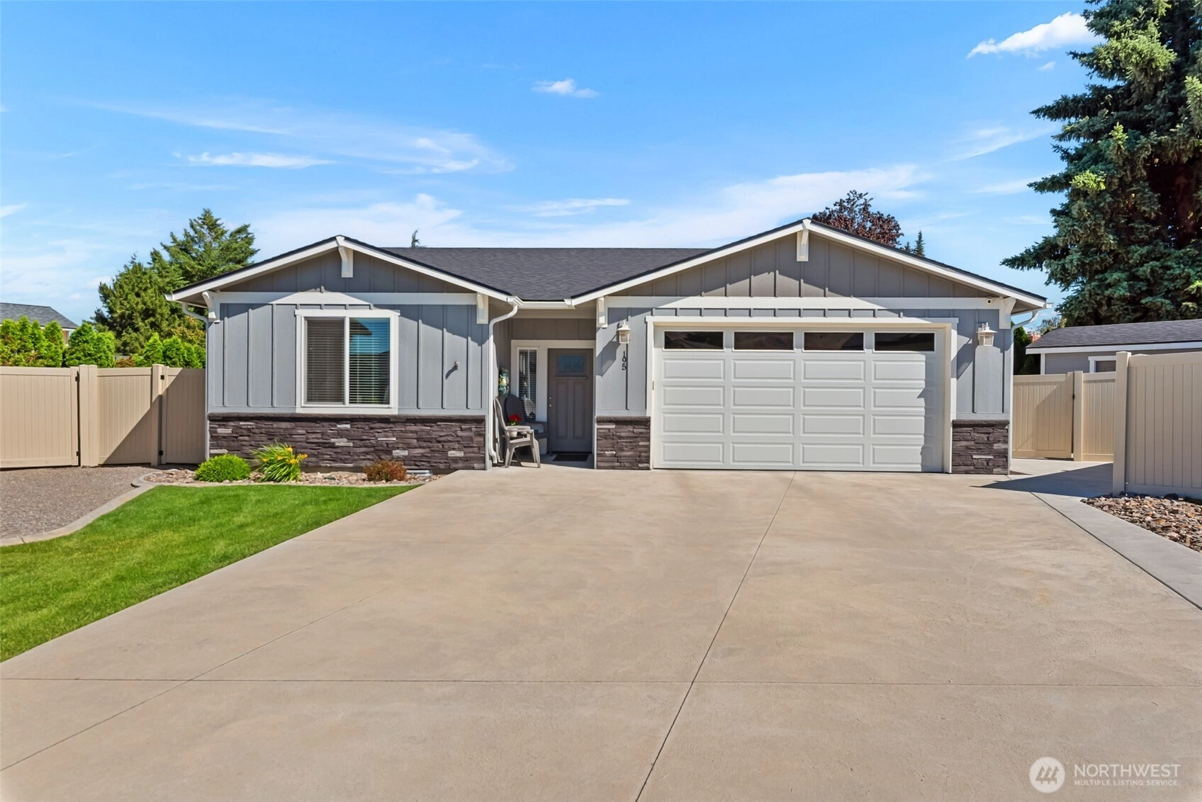 195 Pershing Cir Wenatchee WA 98801