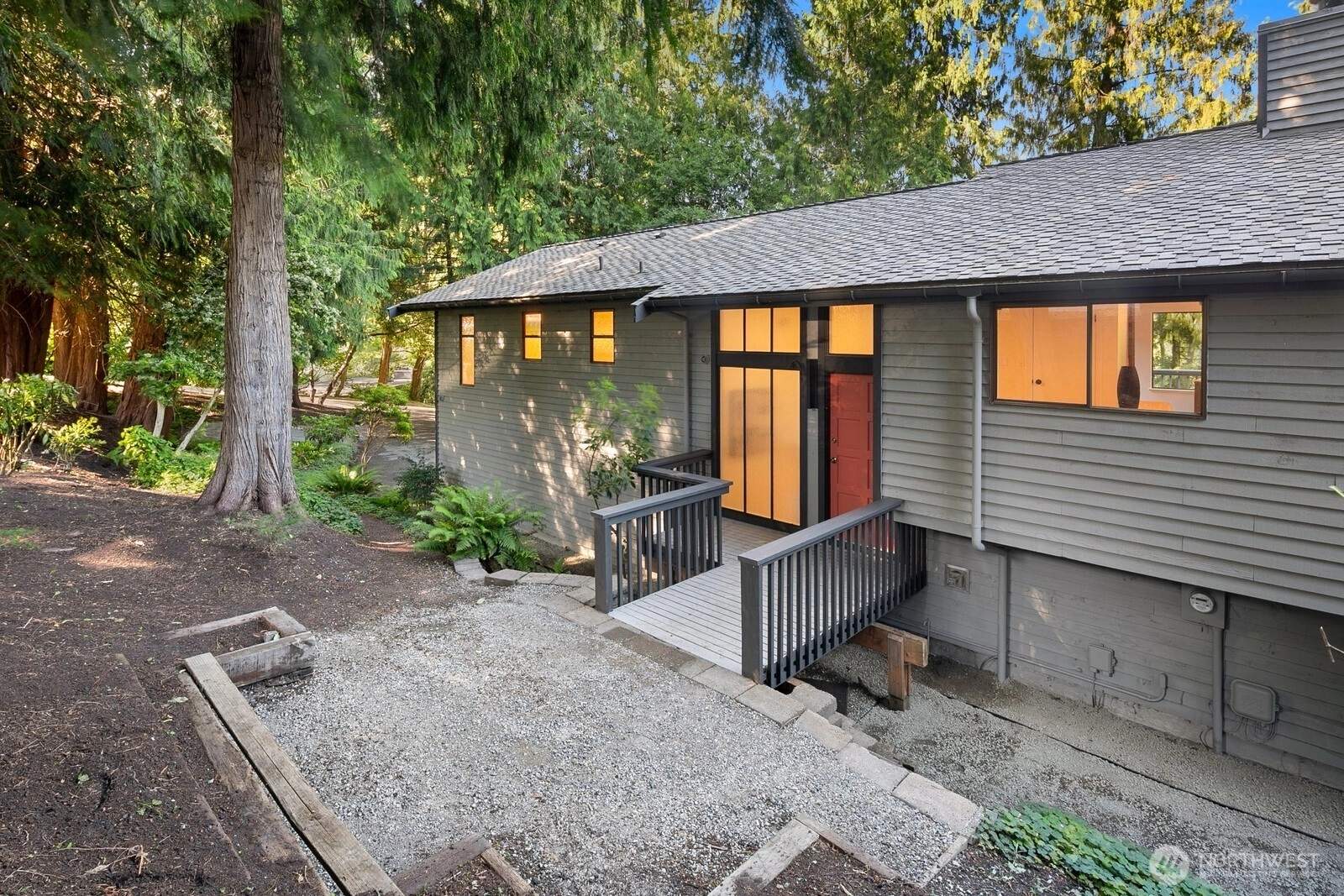 2807 NE 183rd St Lake Forest Park WA 98155