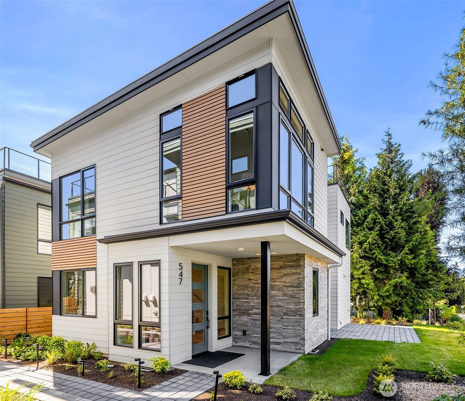 547 16th Ave W Unit  Kirkland WA 98033