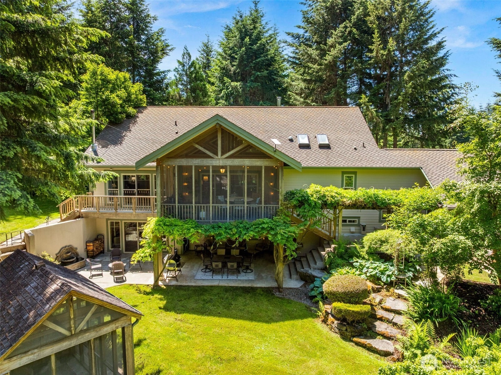 11500 Weisenberger Rd SE Rainier WA 98576