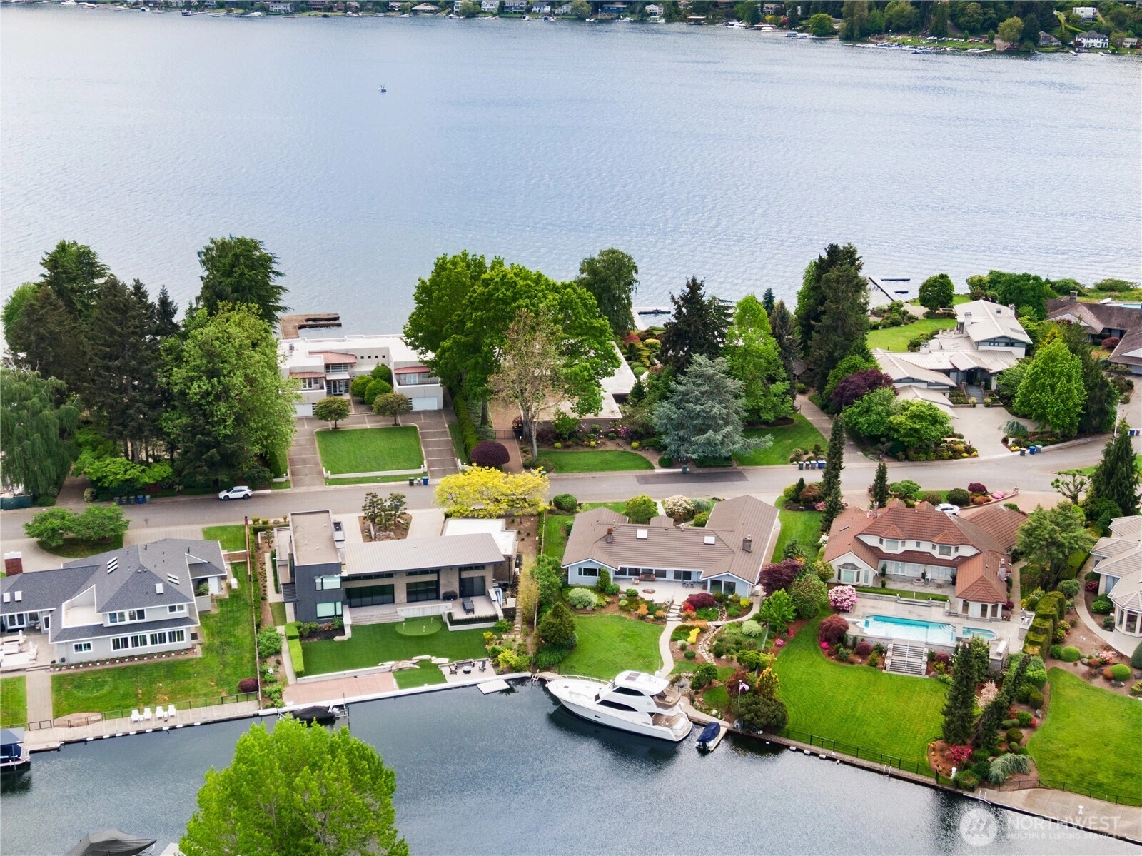 87 Cascade Key Bellevue WA 98006