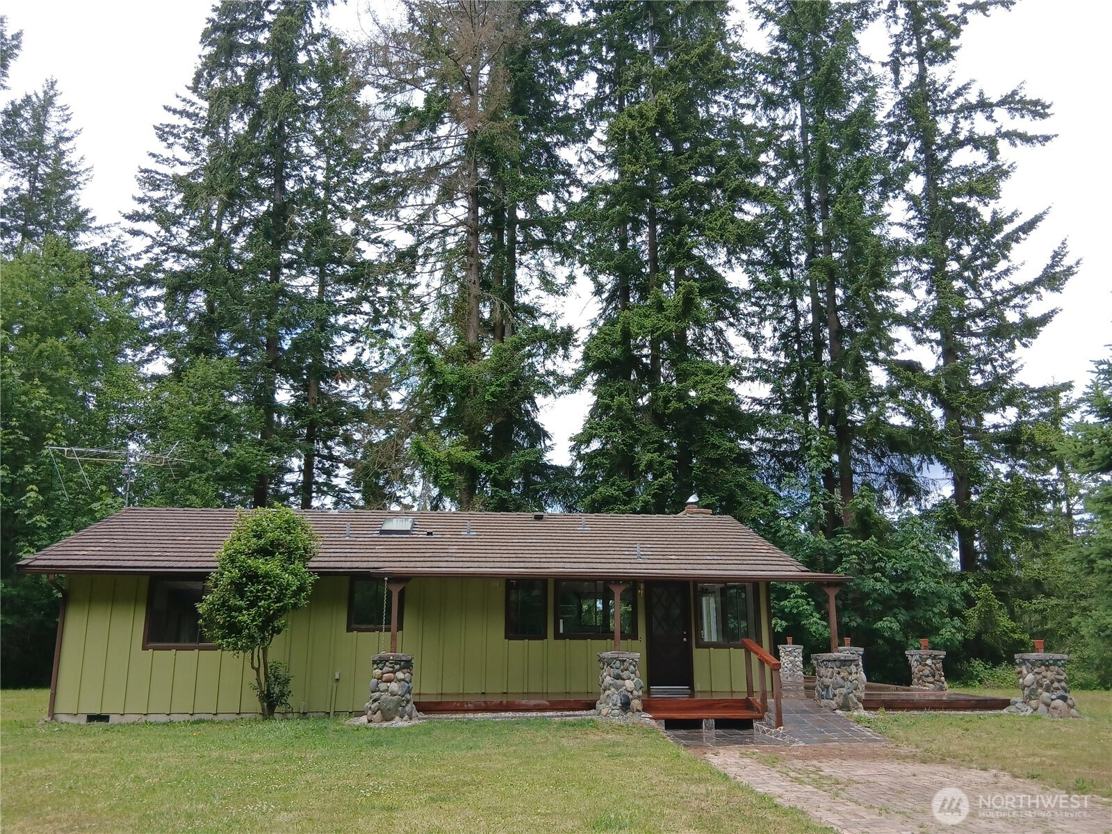 1384 Chicken Coop Rd Sequim WA 98382