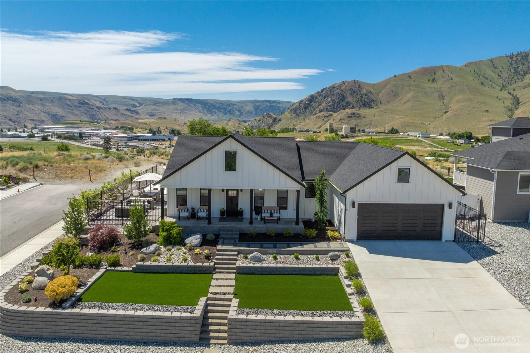 1118 Sunset Ln Chelan WA 98816