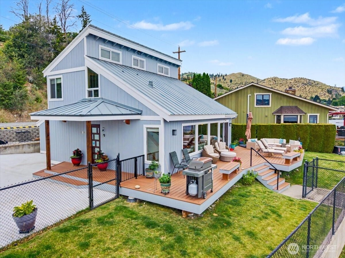 1386 S Lakeshore Rd Chelan WA 98816