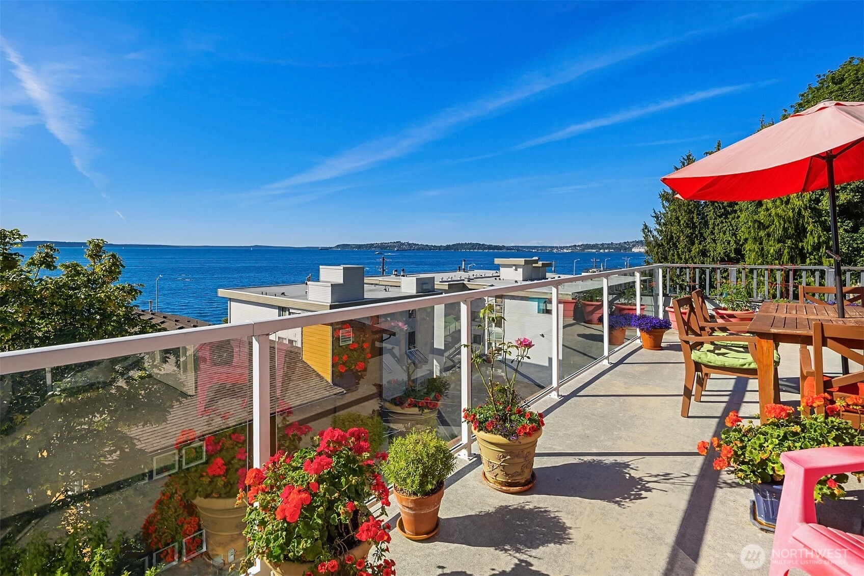 2115 Bonair Dr SW Seattle WA 98116