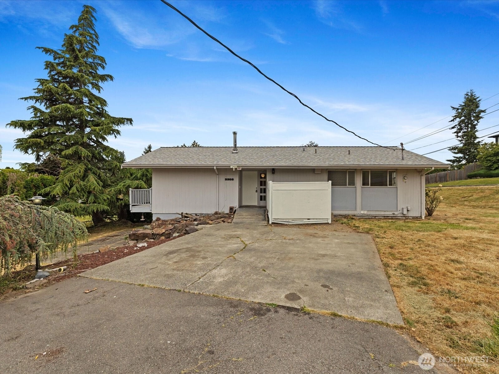 3303 Wave Dr Everett WA 98203