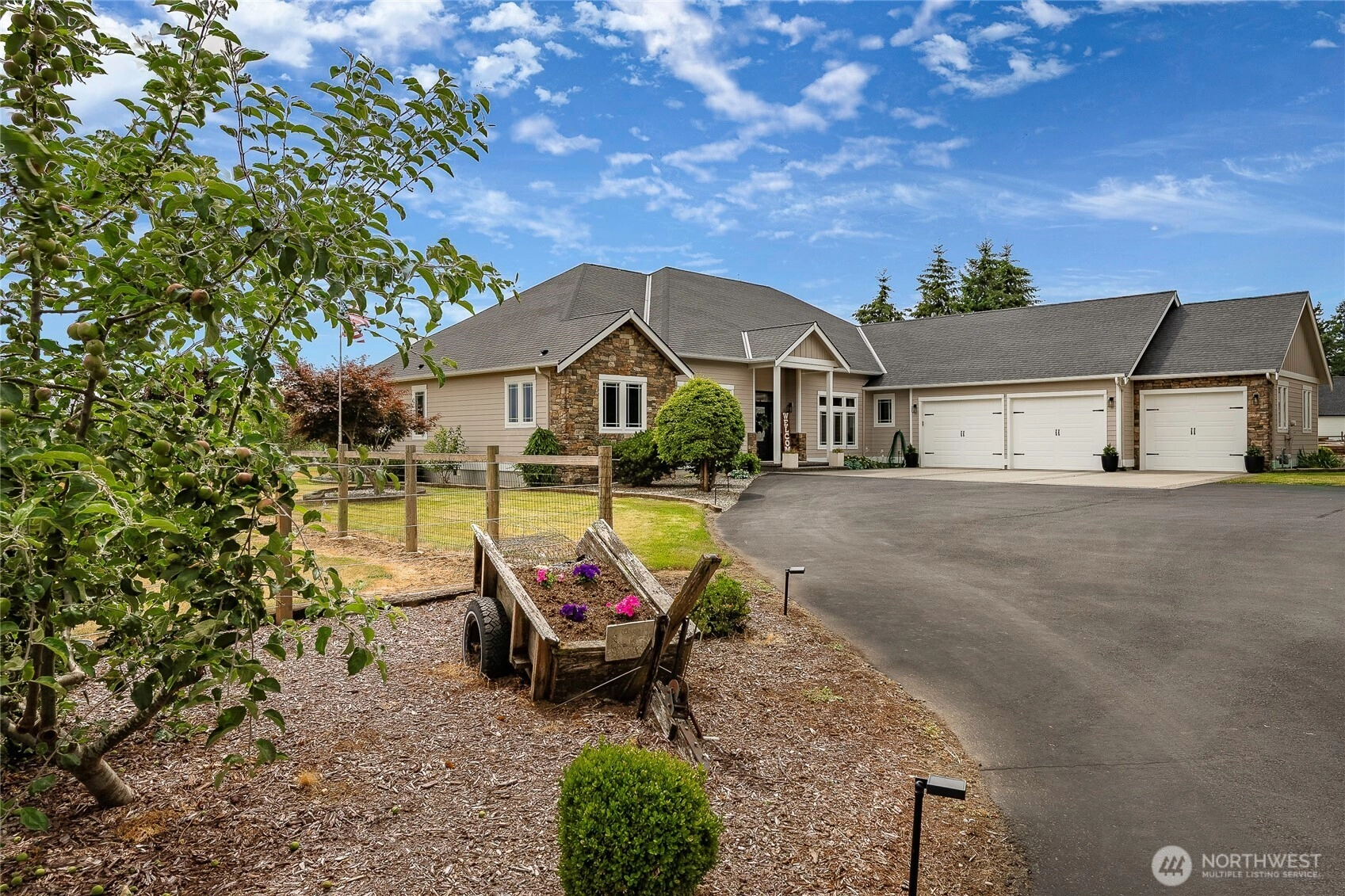 7969 Rodeo Dr Lynden WA 98264