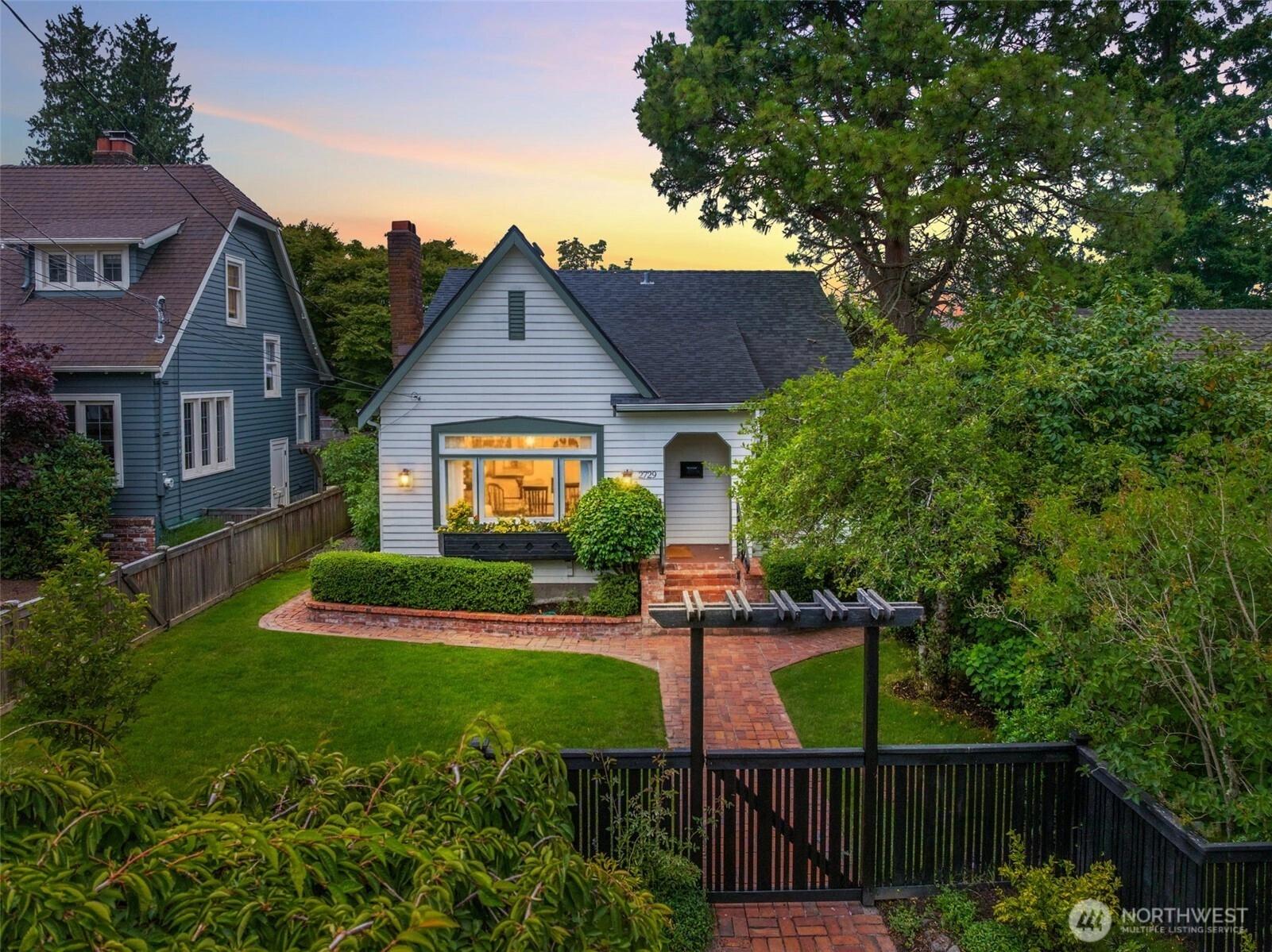 2729 38th Ave SW Seattle WA 98126