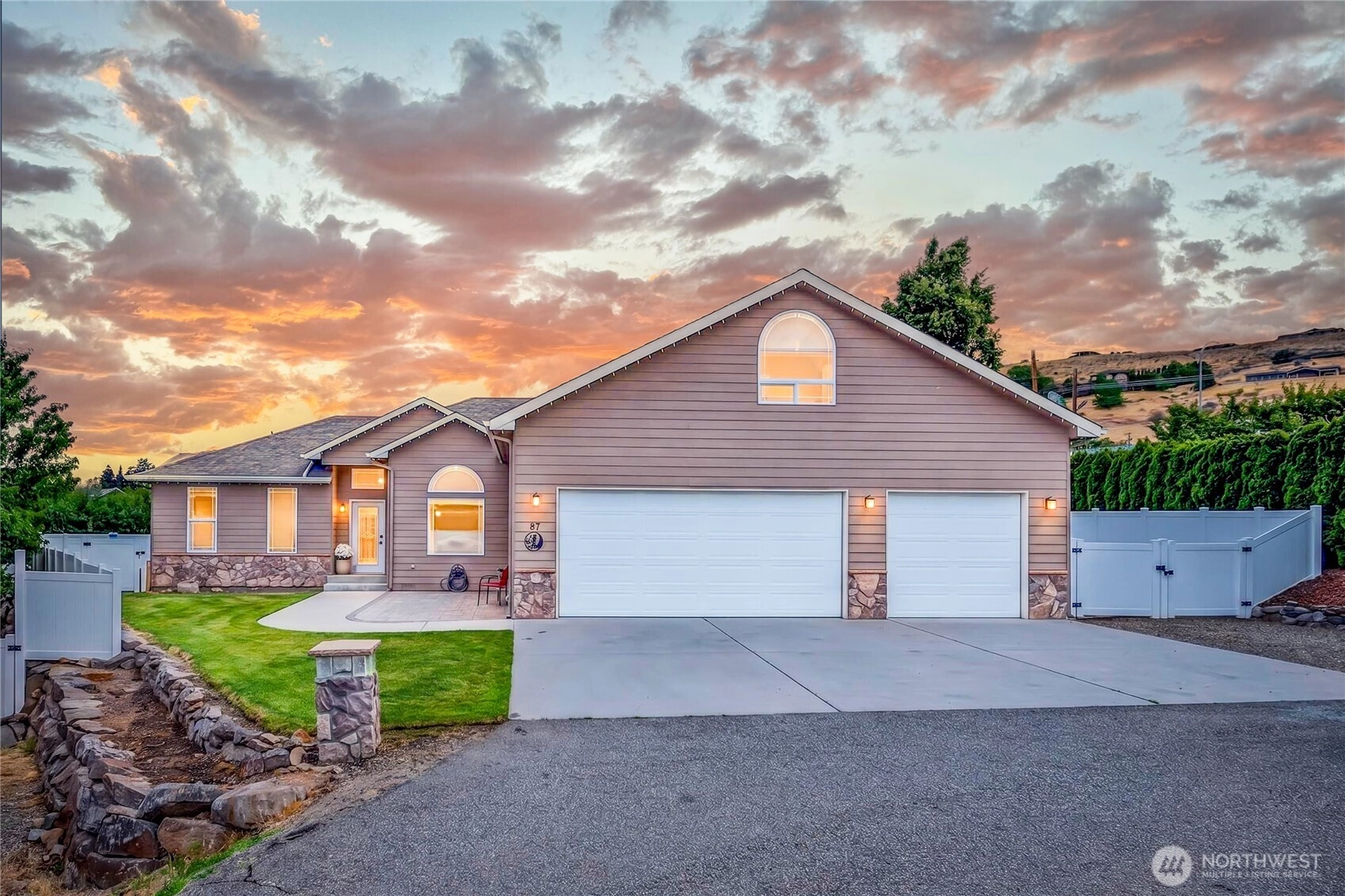 87 Springhill Dr East Wenatchee WA 98802