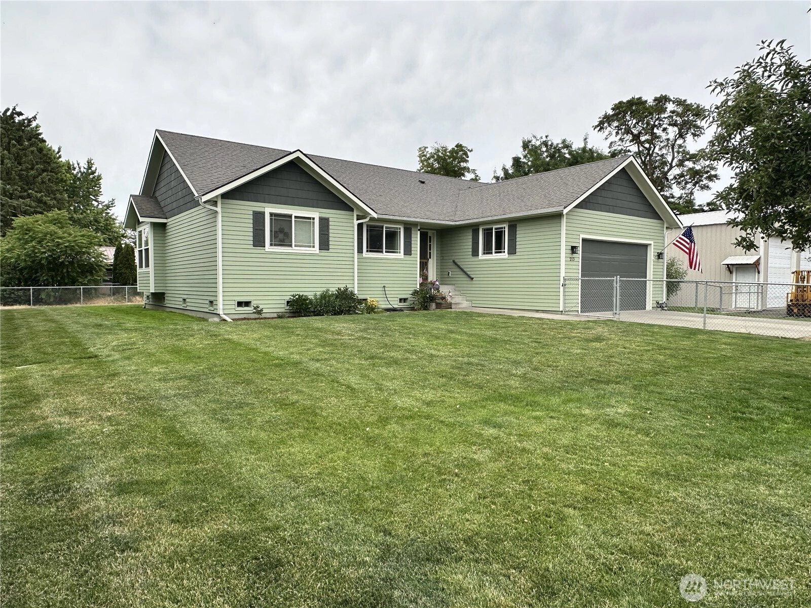 213 West St Unit  Waitsburg WA 99361