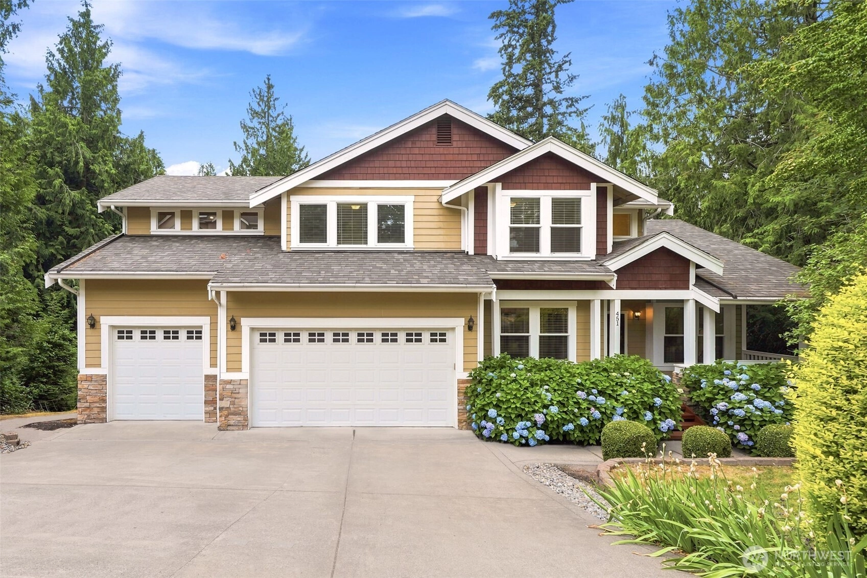 451 211th Ave NE Sammamish WA 98074