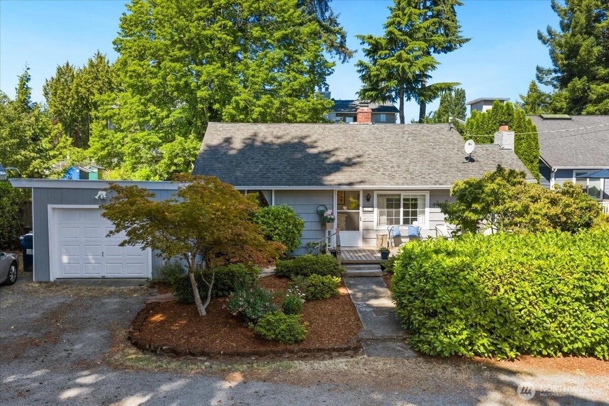 859 SW 132nd St Burien WA 98146