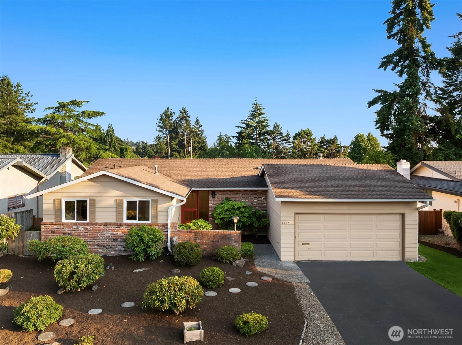 1325 NW 200th St Shoreline WA 98177