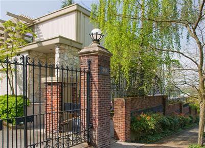 909 E Newton St Unit D10 Unit D10 Seattle WA 98102