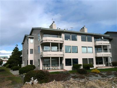 747 SE Bayshore Dr Unit 302 Unit 302 Oak Harbor WA 98277