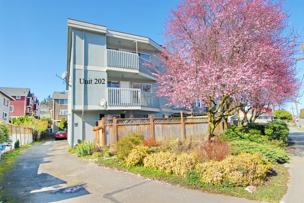 3413 Gilman Ave W Unit 202 Unit 202 Seattle WA 98199