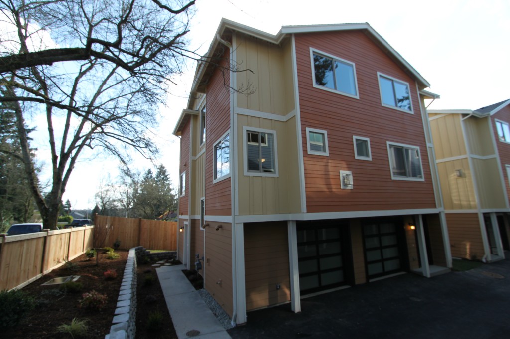 12033 35th Ave NE Unit B-7 WA 98125 Unit B-7 Lake City WA 98125