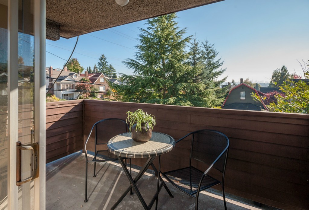 8217 5th Ave NE Unit 301 Unit 301 Seattle WA 98115