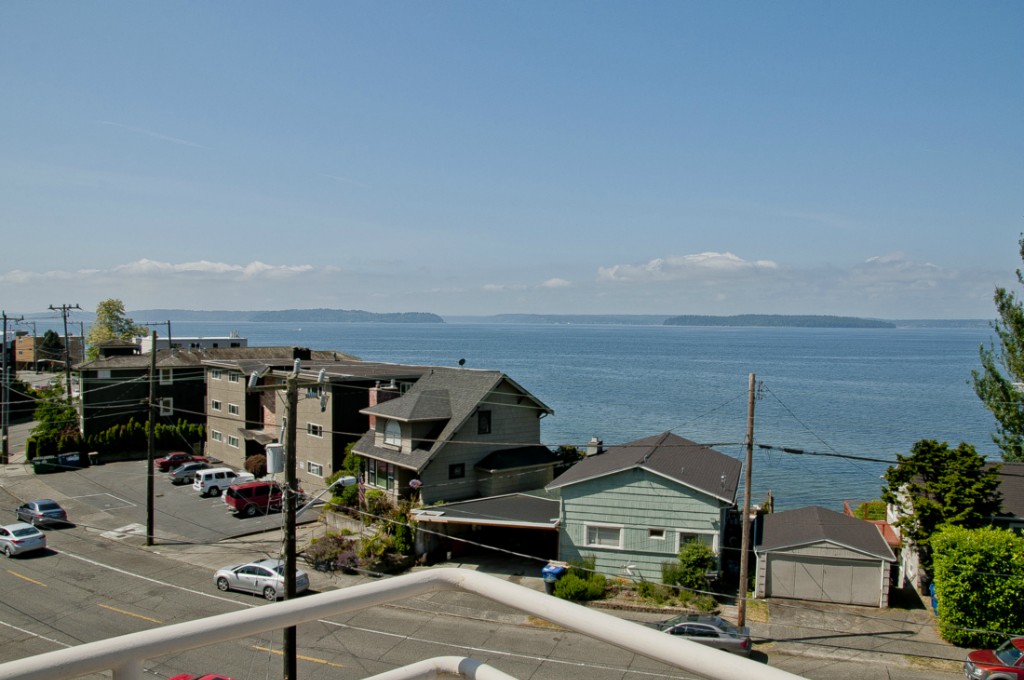 3828 Beach Dr SW Unit 301 Unit 301 Seattle WA 98116