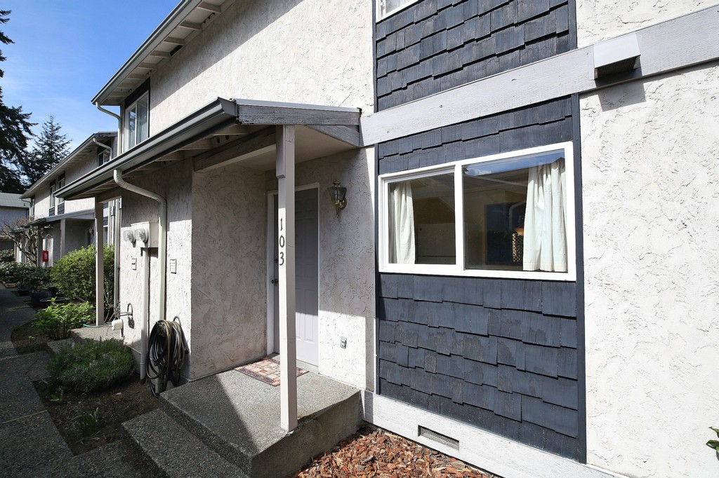 1426 NE 151st St Unit 103 Unit 103 Shoreline WA 98155