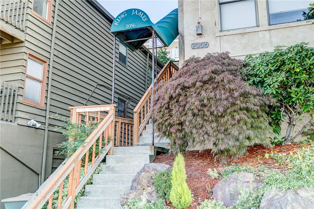 2056 13th Ave W Unit C Unit C Seattle WA 98119