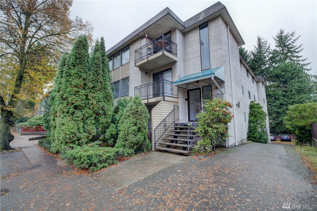 12033 15th Ave NE Unit 203 Unit 203 Seattle WA 98125