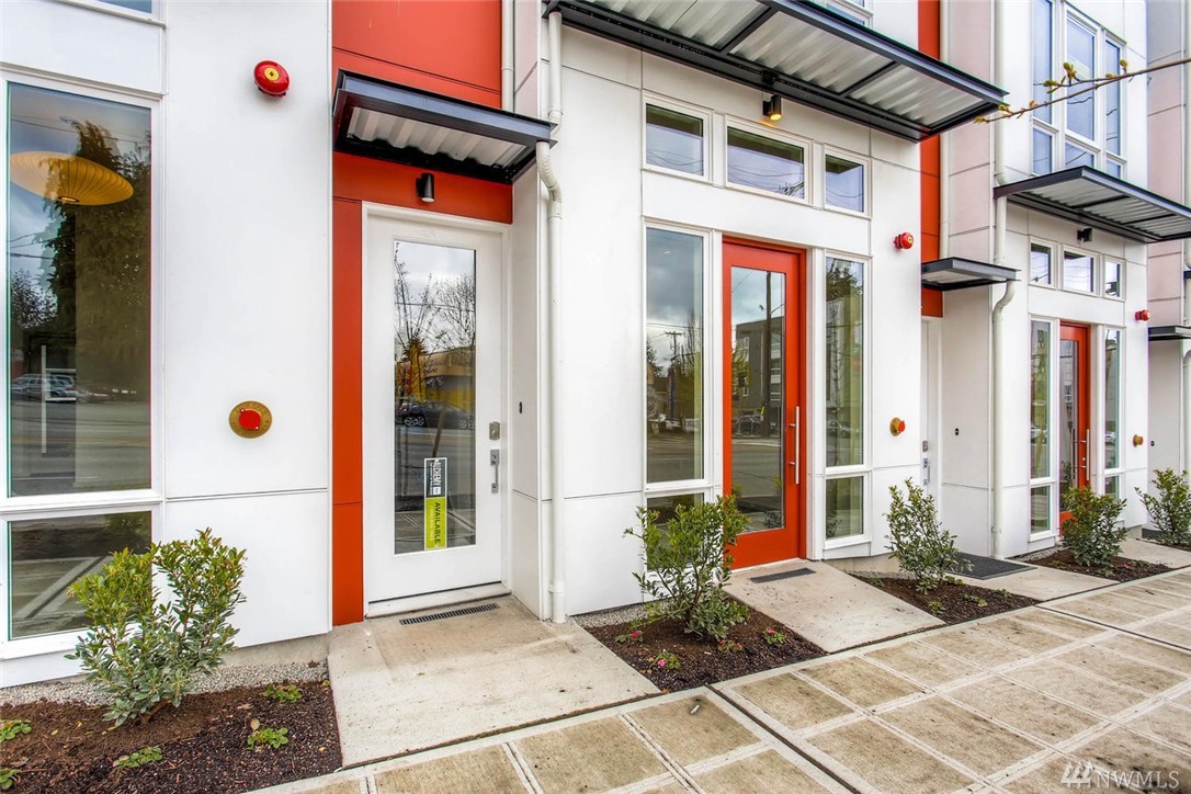 6706 15th Ave NW Unit  Seattle WA 98117