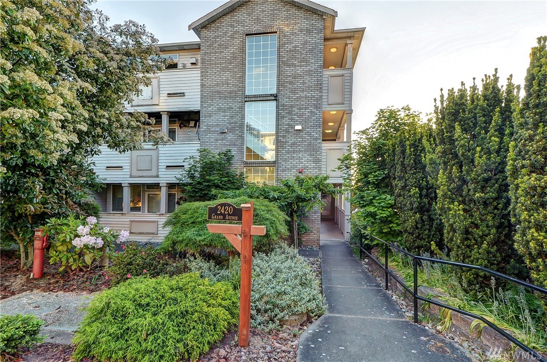2420 Grand Ave Unit 301 Unit 301 Everett WA 98201