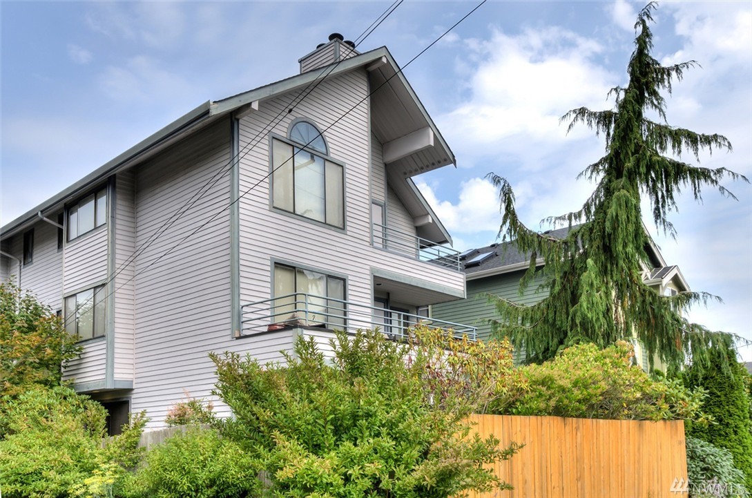 3049 60th Ave SW Unit 2 Unit 2 Seattle WA 98116